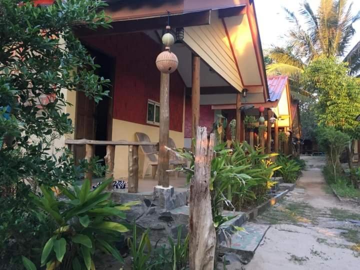 Relax Beach House Ko Lanta Екстериор снимка